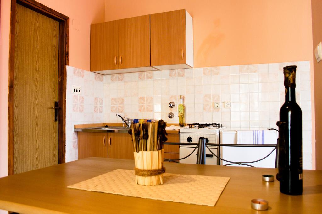 Apartments Niko 트로기르 객실 사진